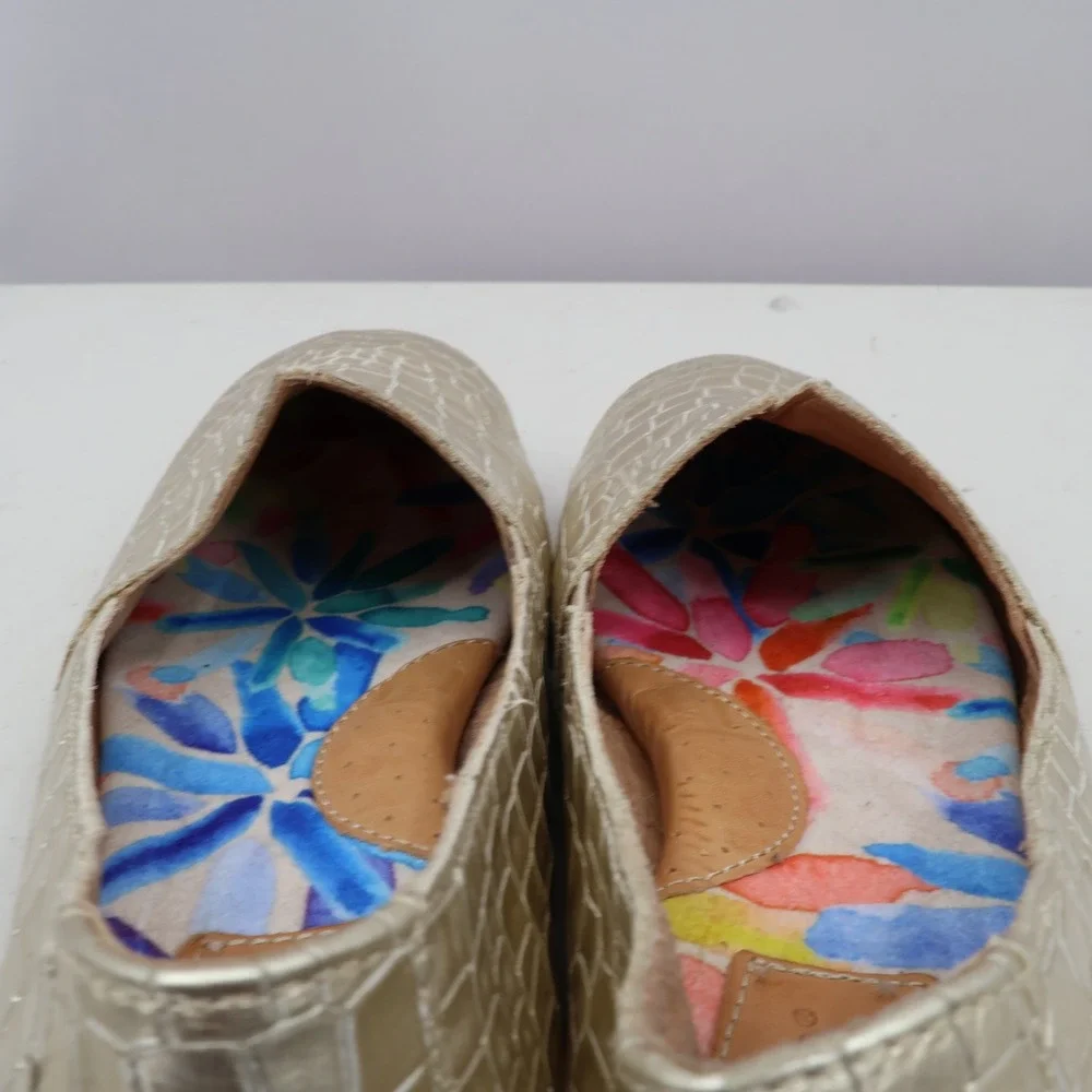 Born Metallic Ballet Flats Women 9 Gold Loafer Crocodile Embossed Leather D74610